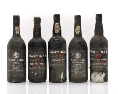Lot 391 - A selection of Vintage and crusted Ports