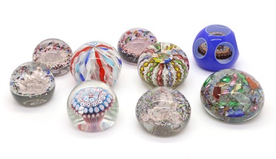 Lot 152 - A group of glass paperweights
