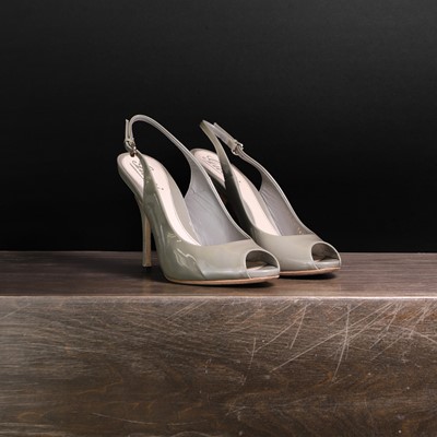 Lot 1393 - A pair of Gucci pumps