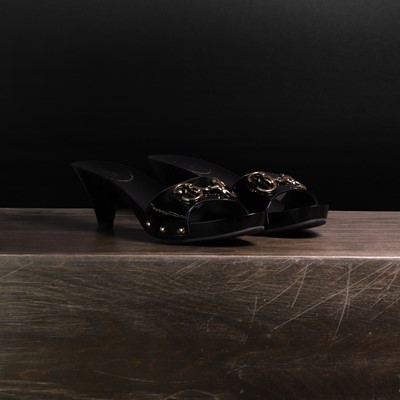 Lot 1394 - A pair of Gucci mules