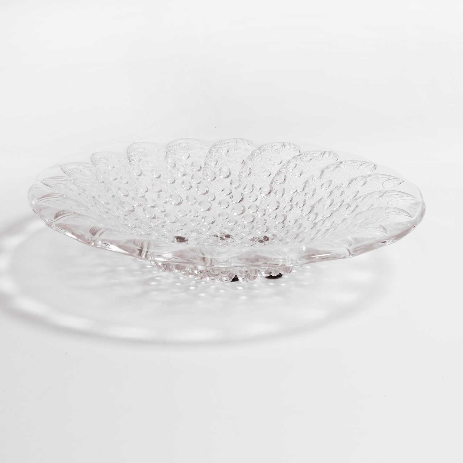 Lot 120 - A Lalique 'Roscoff' pattern bowl