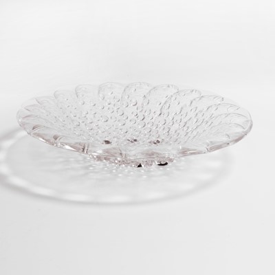 Lot 120 - A Lalique 'Roscoff' pattern bowl