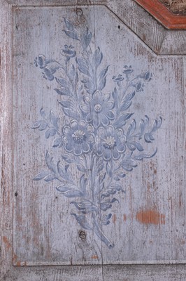 Lot 292 - A painted pine cupboard