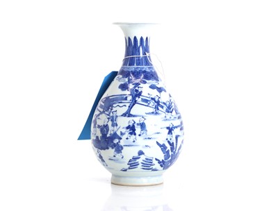 Lot 98 - A Chinese blue and white vase