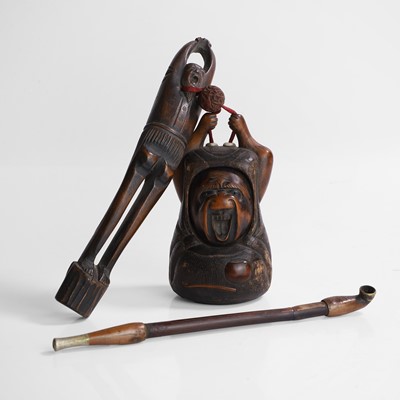 Lot 256 - A Japanese ivory-mounted smoking set, tonkotsu and kiseruzutsu with kiseru