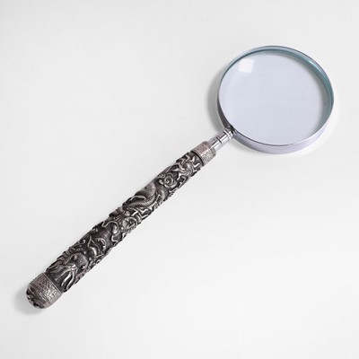 Lot 143 - A Chinese magnifying glass
