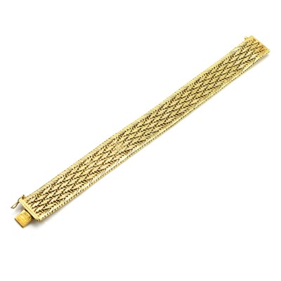 Lot 223 - An Italian gold mesh bracelet
