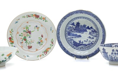Lot 55 - Four Chinese porcelain dishes