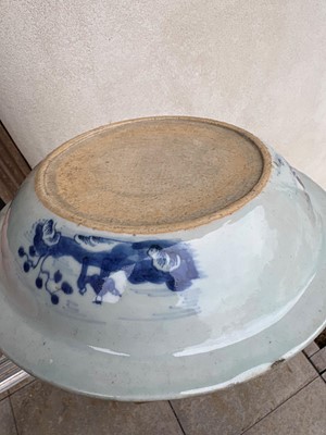 Lot 55 - Four Chinese porcelain dishes