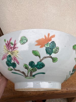 Lot 55 - Four Chinese porcelain dishes