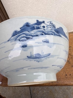 Lot 55 - Four Chinese porcelain dishes