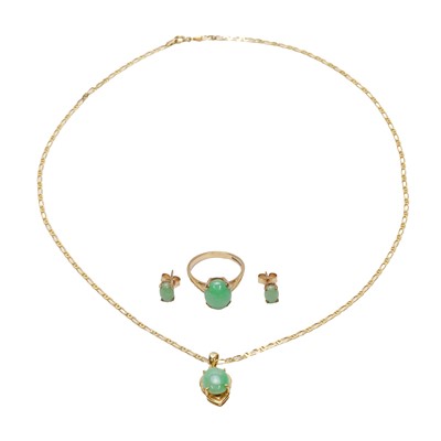 Lot 1234 - A small group of jade and chrysoprase jewellery