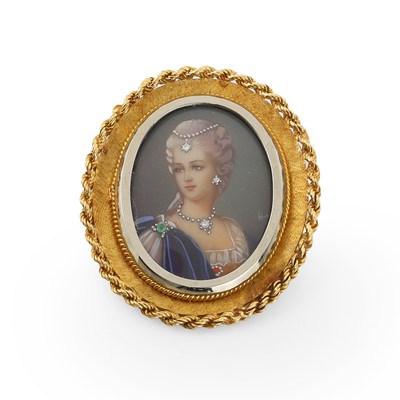 Lot 1101 - An 18ct gold gemstone set miniature pendant brooch