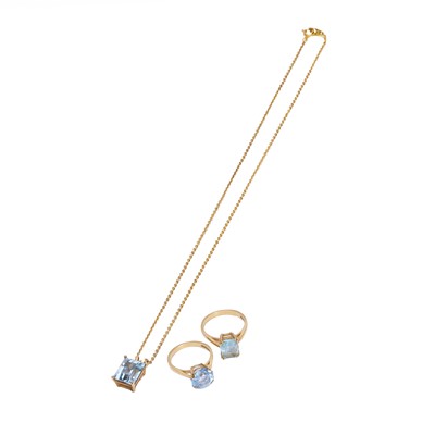 Lot 1189 - A group of gold synthetic blue spinel jewellery