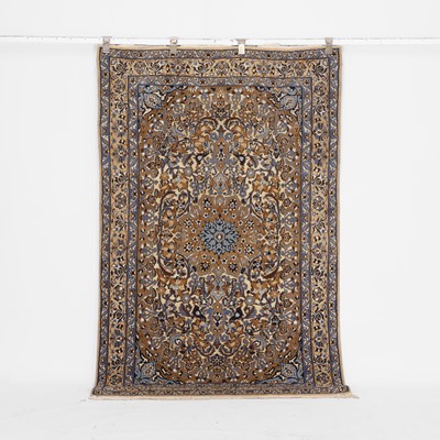 Lot 426 - A Keshan wool rug