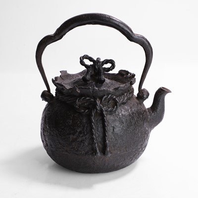 Lot 262 - A Japanese iron tetsubin