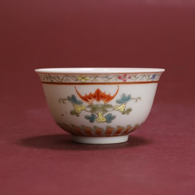 Lot 145 - A Chinese famille rose porcelain tea bowl