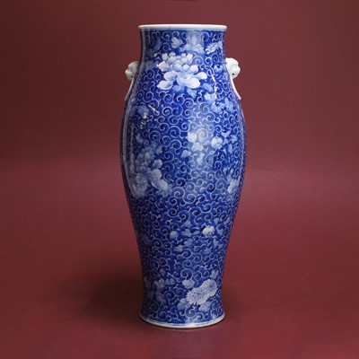 Lot 11 - A Japanese blue and white vase