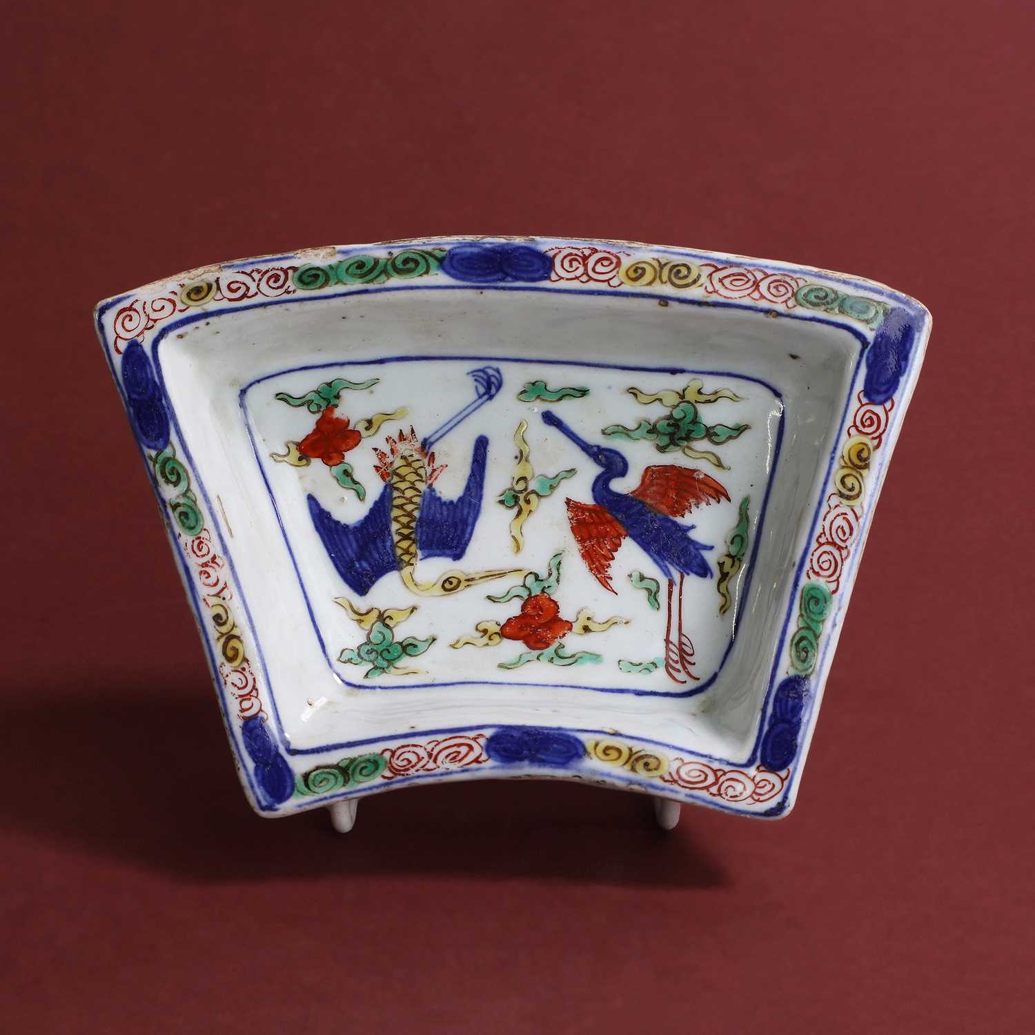 Lot 23 - A Chinese wucai saucer