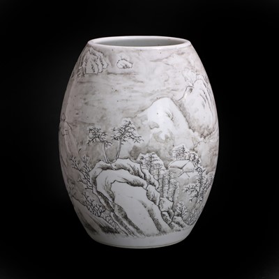 Lot 94 - A Chinese grisaille-decorated vase