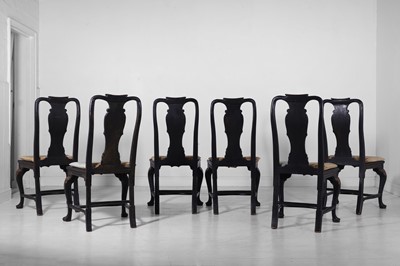 Lot 513 - A matched set of six George II black and gilt-japanned dining chairs