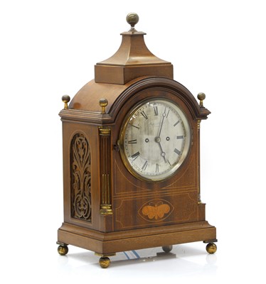 Lot 201 - An Edwardian mahogany cased bracket clock
