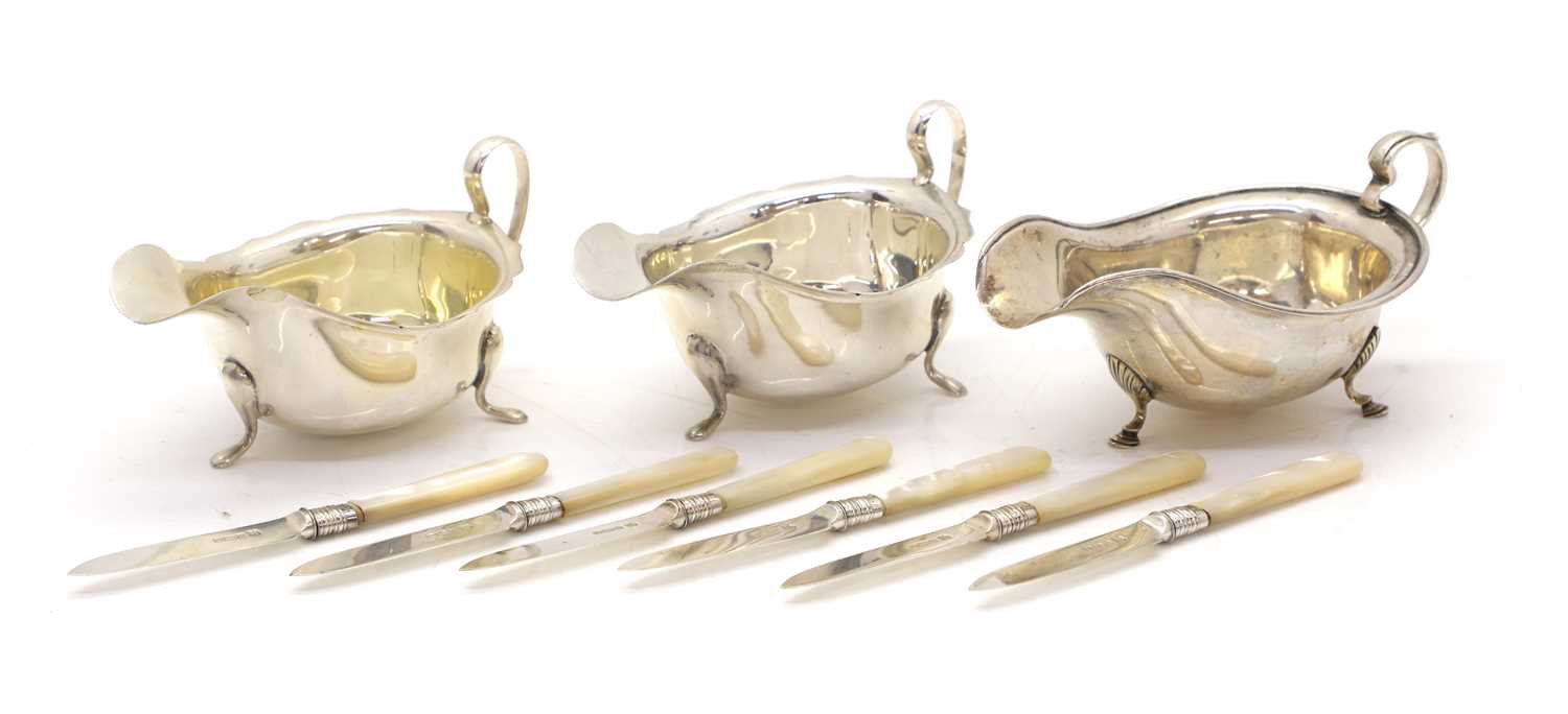 Lot 4 - A group of silver items