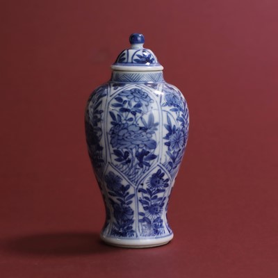Lot 34 - A Chinese blue and white vase