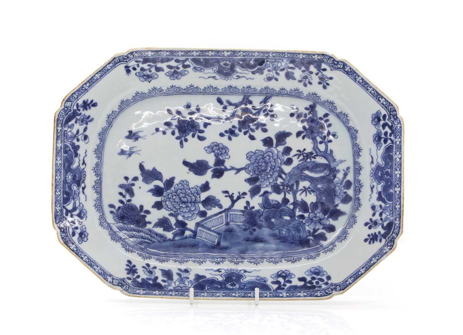 Lot 51 - A blue and white Chinese plate