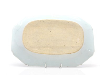 Lot 51 - A blue and white Chinese plate