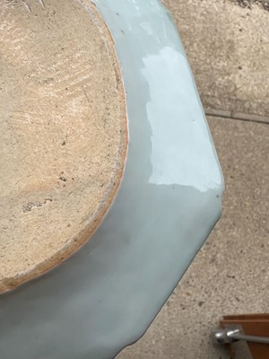 Lot 51 - A blue and white Chinese plate