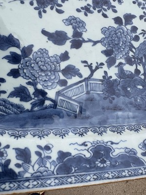 Lot 51 - A blue and white Chinese plate