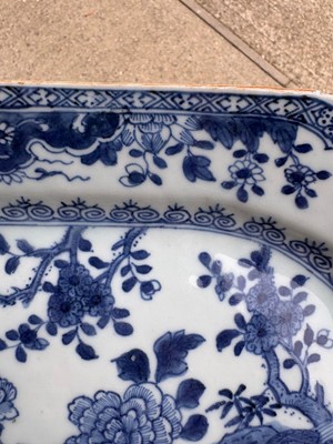Lot 51 - A blue and white Chinese plate