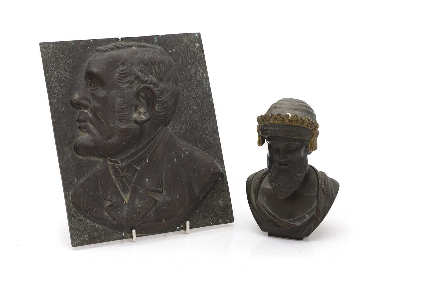 Lot 100 - A bronze bust