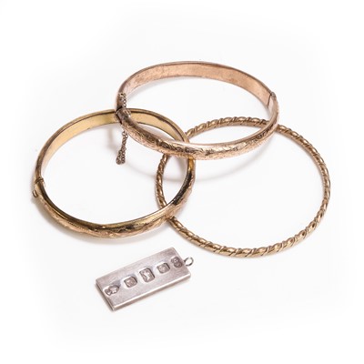 Lot 1245 - A group of 9ct gold, silver and costume jewellery