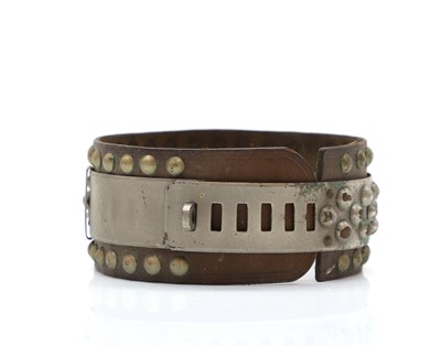 Lot 109 - A leather dog collar