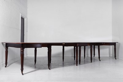 Lot 133 - A Regency mahogany extending dining table