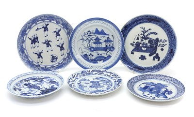 Lot 52 - A collection of Chinese blue and white porcelain plates