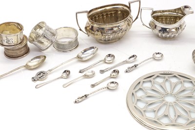 Lot 18 - A collection of silver items