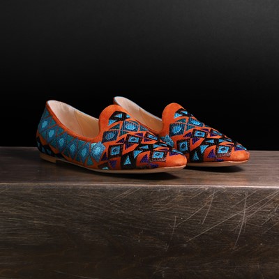 Lot 1395 - A pair of Etro slip-on shoes