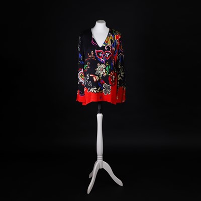 Lot 1381 - An Etro floral pattern top