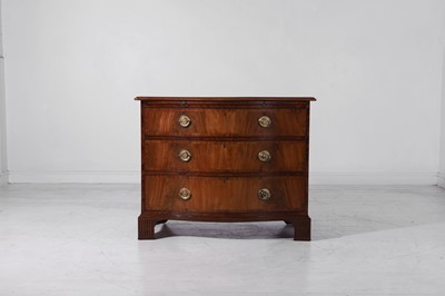 Lot 32 - A George III mahogany serpentine chest of drawers