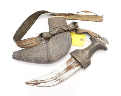 Lot 381 - An Omani Khanjar dagger