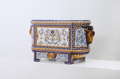 Lot 293 - A large maiolica wine cooler or basin