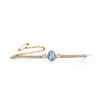 Lot 1030 - An early 20th century aquamarine and diamond bar brooch