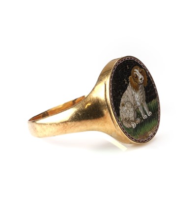Lot 1006 - A micromosaic signet ring