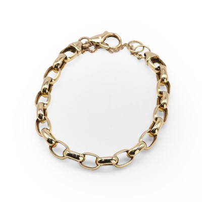 Lot 1252 - A gold link bracelet