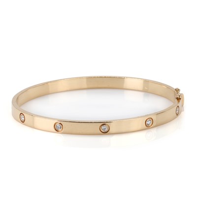 Lot 207 - An 18ct rose gold diamond hinged bangle