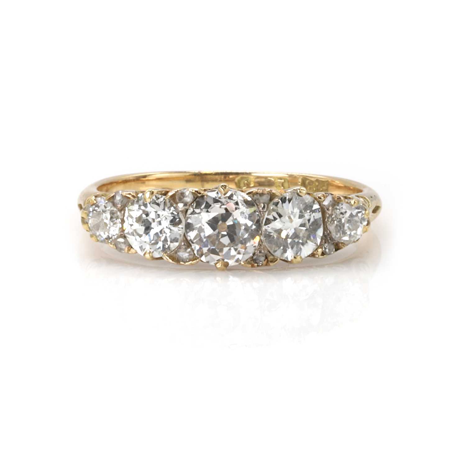 Lot 40 - A late Victorian diamond five stone ring