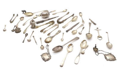 Lot 46 - A collection of silver flatware and trinkets